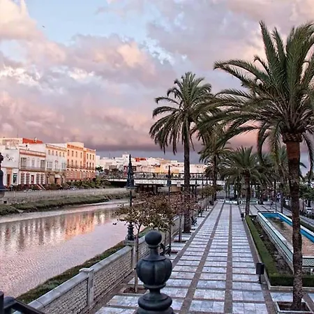 Enjoy The Historic Center Of Chiclana By C. Dreams チクラナ・デ・ラ・フロンテーラ